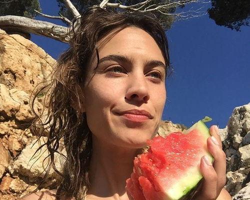 娱乐圈吃瓜地方,娱乐圈八卦风云录 第3张 娱乐圈吃瓜地方,娱乐圈八卦风云录 第3张